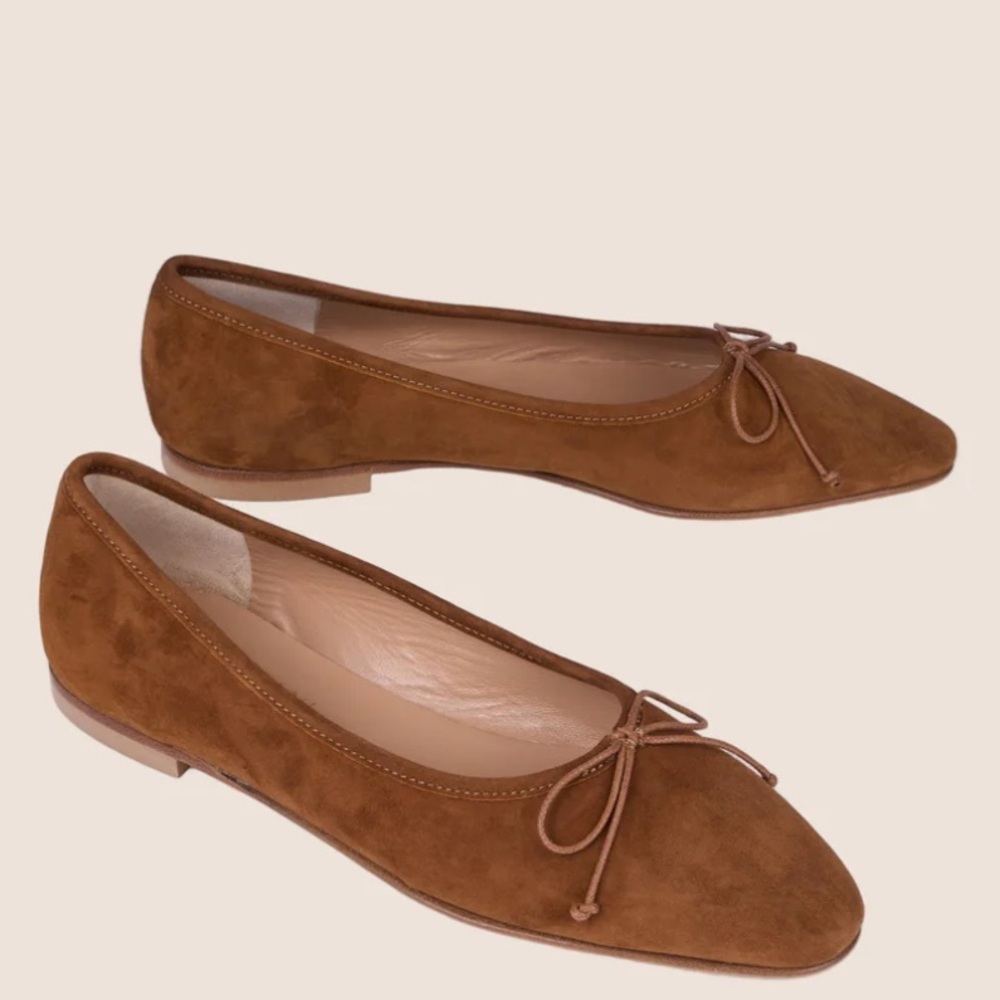 A Soliani Como Flat in Amaretto Suede